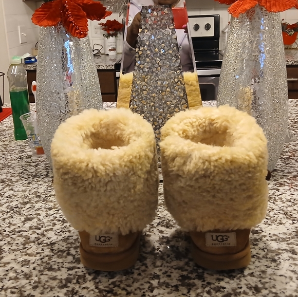 UGG Ellee Boots size 9 - Picture 2 of 10